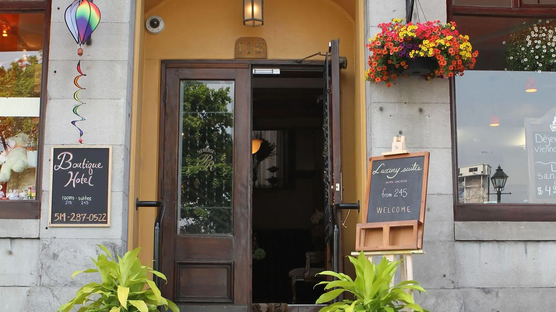 Auberge De La Place Royale Montréal Gasthof